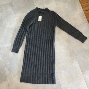 Target grey knit dress size M beautiful fit never worn